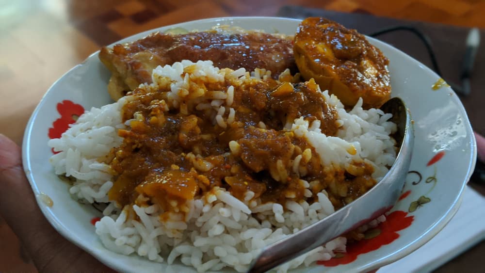 A plate of Sri Lankan rice and curry